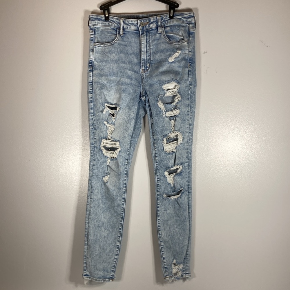 American Eagle Outfitters Light Blue Acid Wash Ripped Jeggings